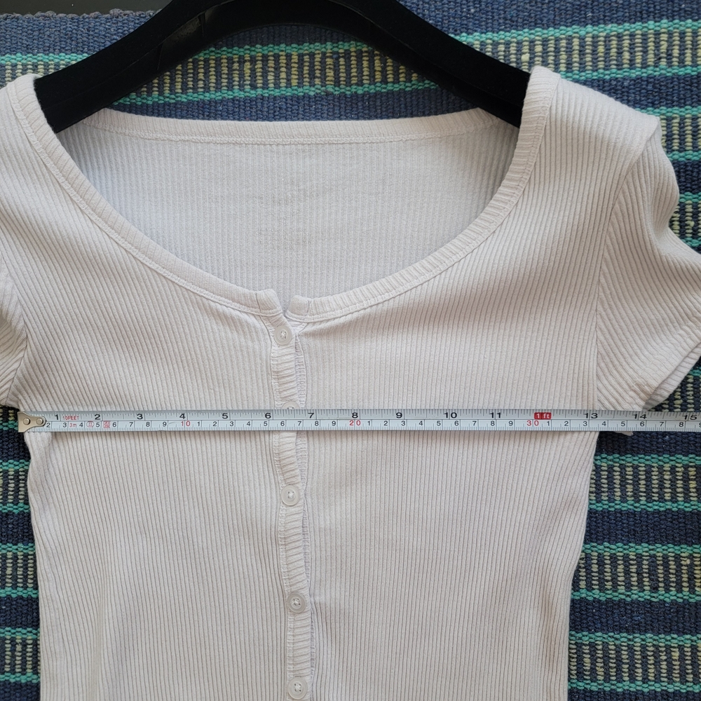 White Ribbed Button-Up Top - Picture 6 of 7